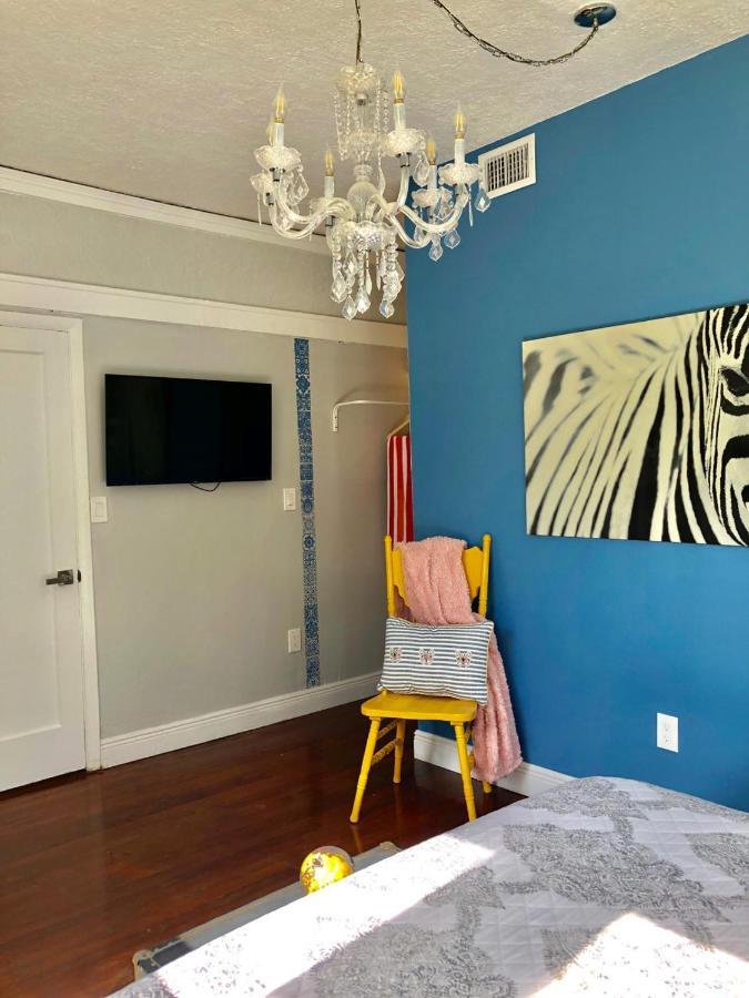 Private Suite Mins From Mia Free Parking Miami Exterior photo