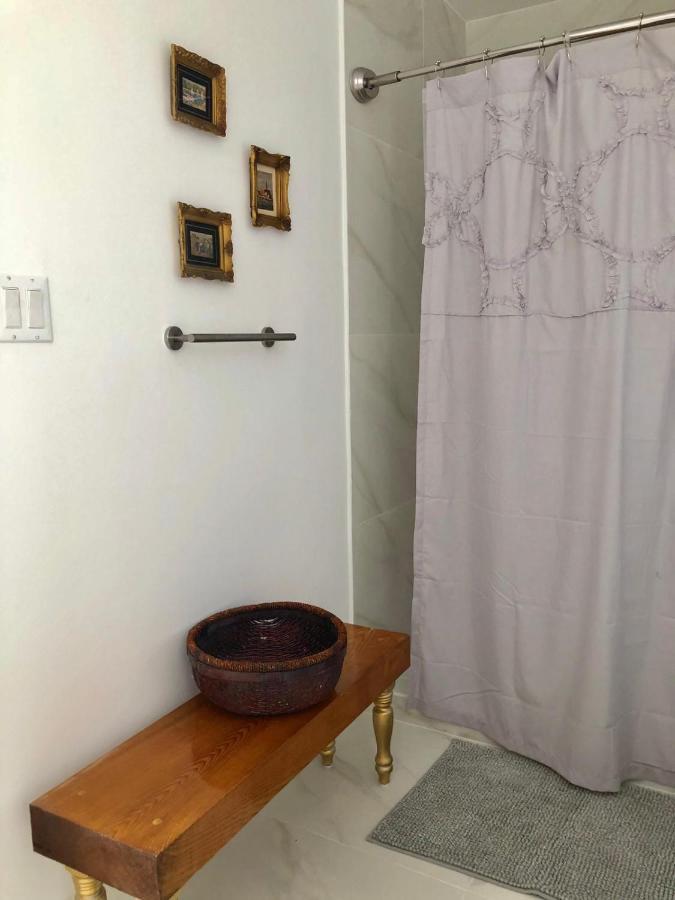 Private Suite Mins From Mia Free Parking Miami Exterior photo