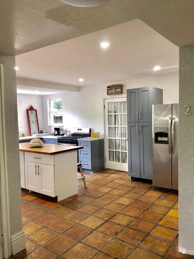 Private Suite Mins From Mia Free Parking Miami Exterior photo
