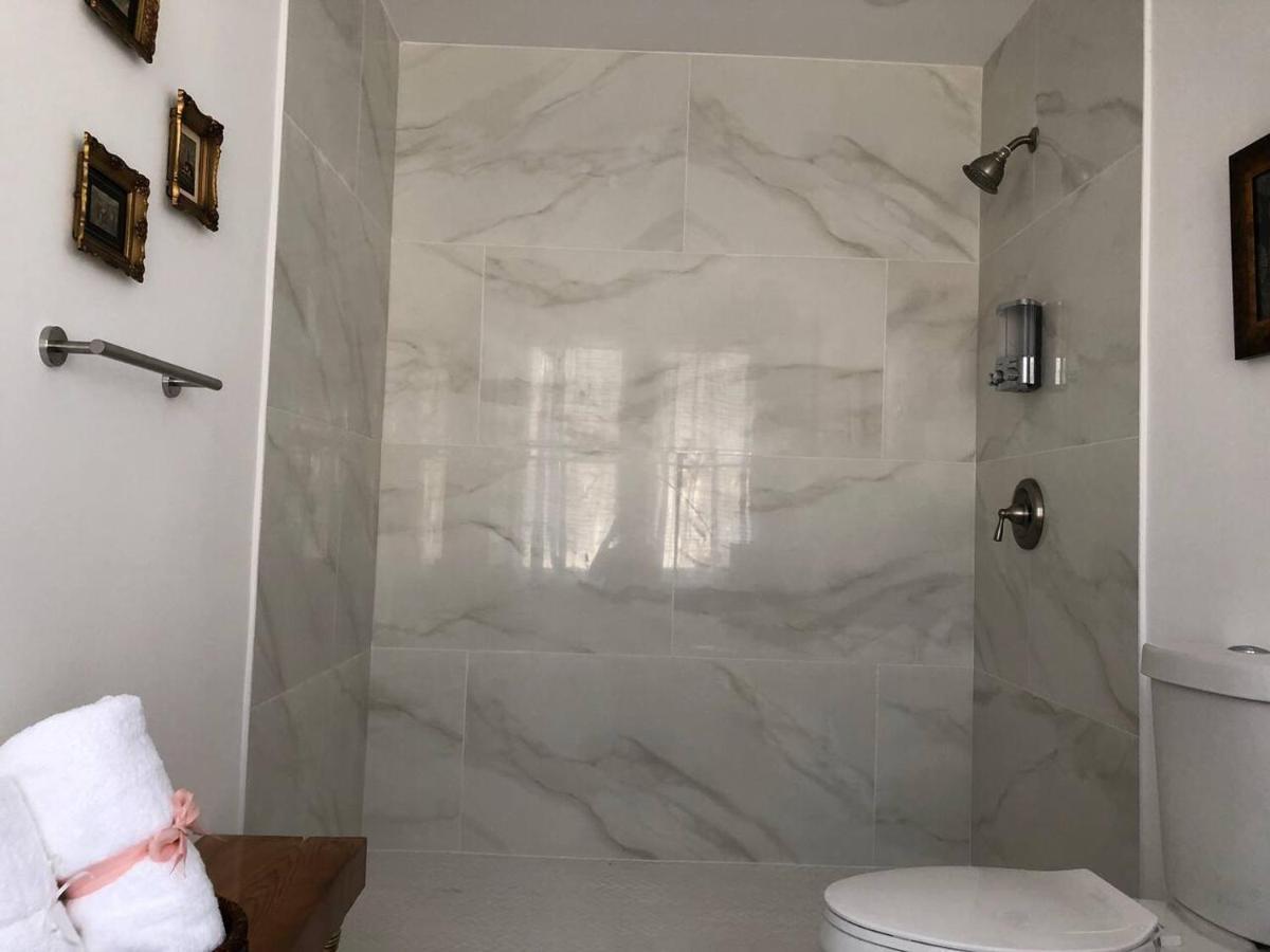 Private Suite Mins From Mia Free Parking Miami Exterior photo